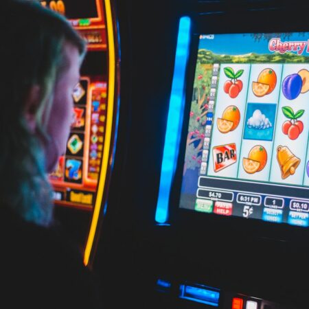 Crash Games Mobile Apps vs. Web Platforms: The Complete Performance and Security Analysis