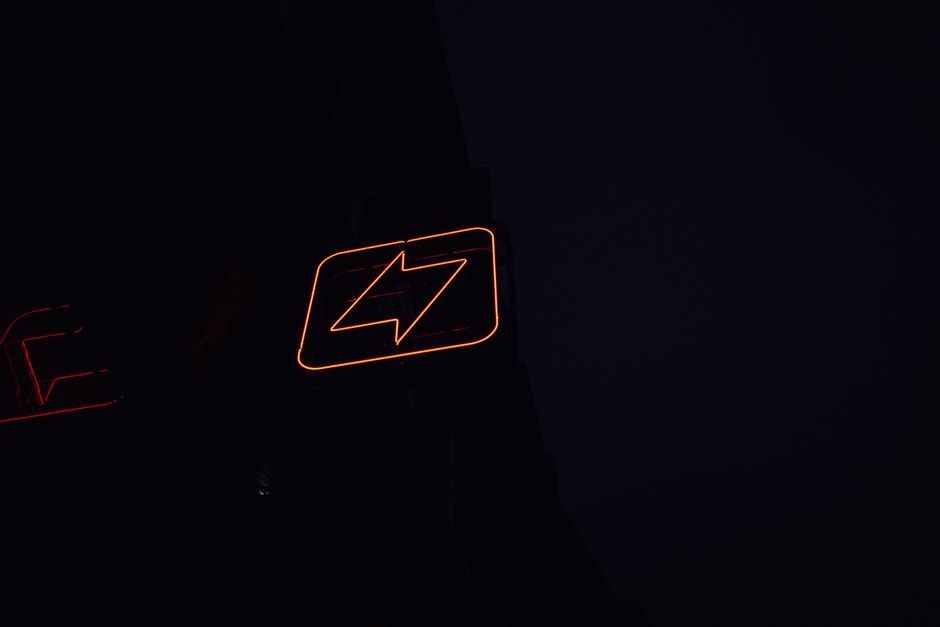 lightning bolt gold slot
