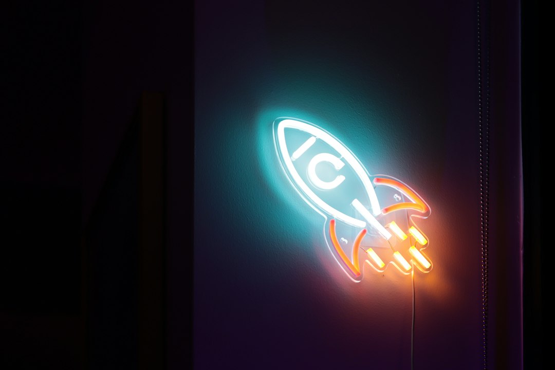 crash game rocket neon